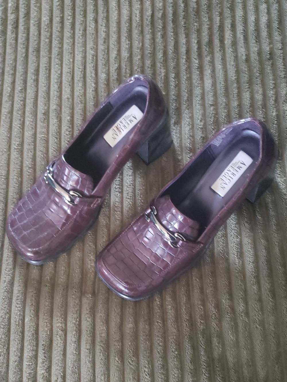 Pre-owned Y2K Women's Croc-Embossed Block Heel Loafers in Deep Eggplant/Brown